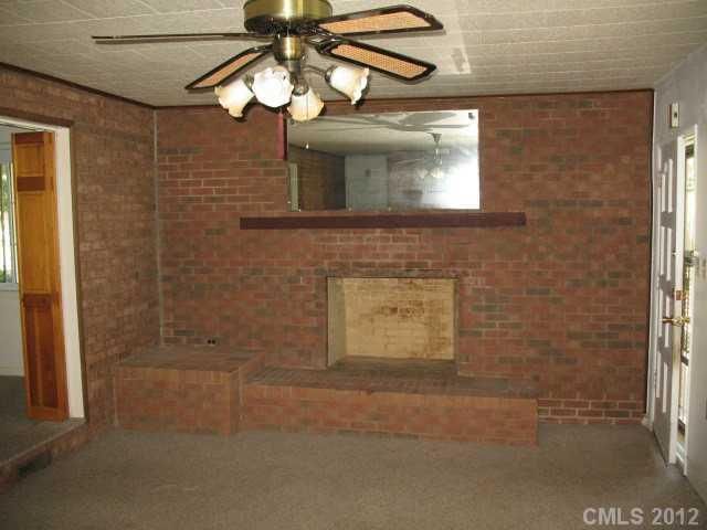 325 Dillon Dr, Statesville, NC 28625