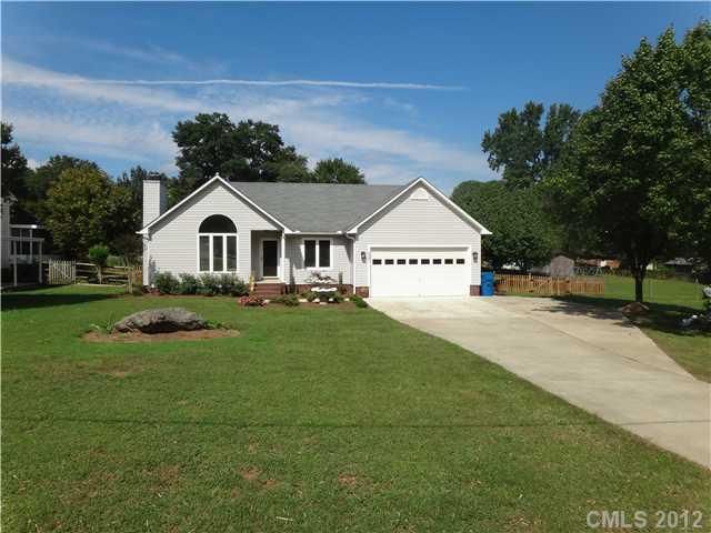 227 Oakside Dr, Harrisburg, NC 28075