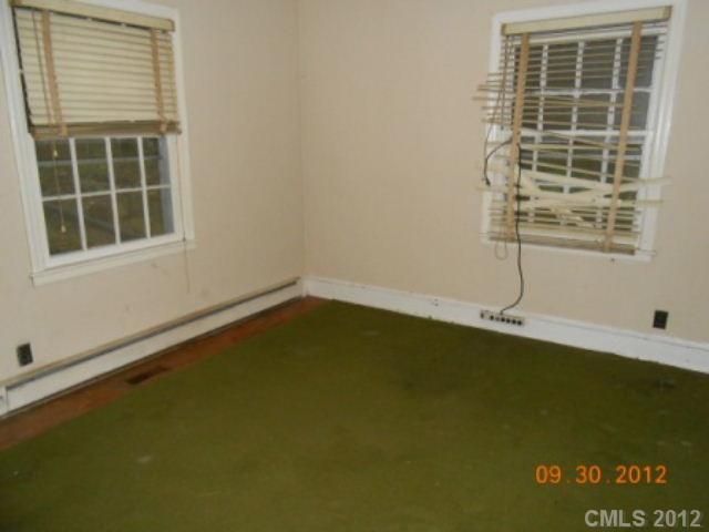 414 Tuckaseegee Rd, Mount Holly, NC 28120