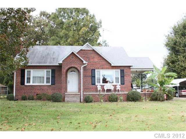 318 SW 33rd St, Hickory, NC 28602