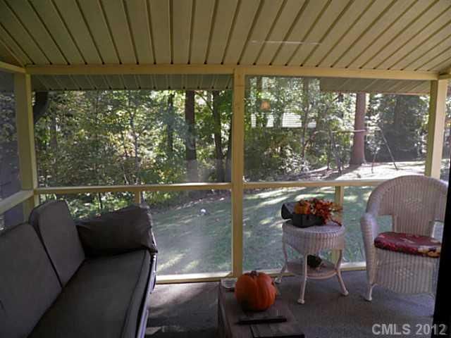 8001 Larkhaven Rd, Charlotte, NC 28216