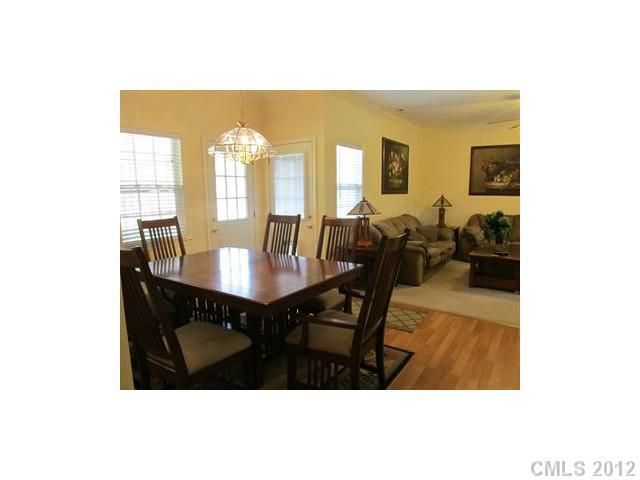 2526 Lakeview Cir, Matthews, NC 28105