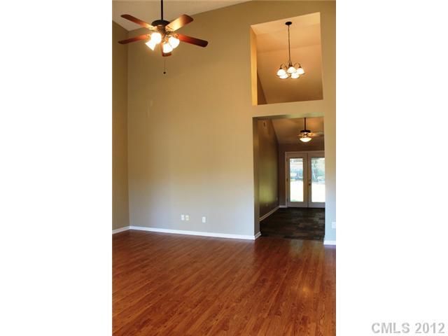 130 Tara Lynn Dr, Mooresville, NC 28115