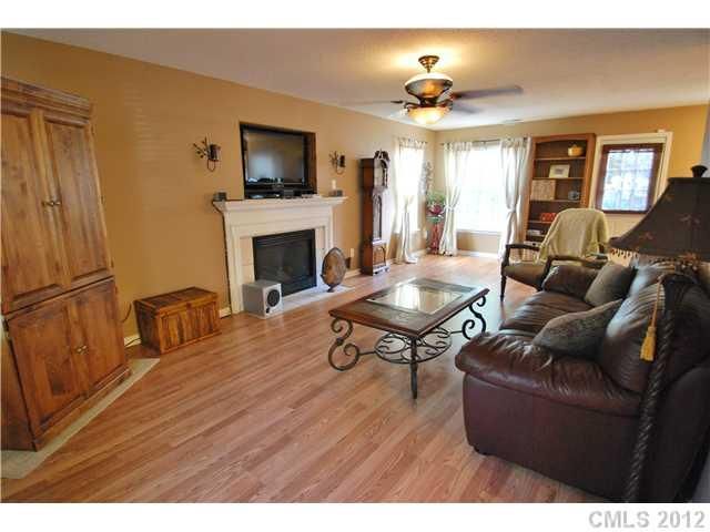 5512 Chasewind Dr #69, Charlotte, NC 28269