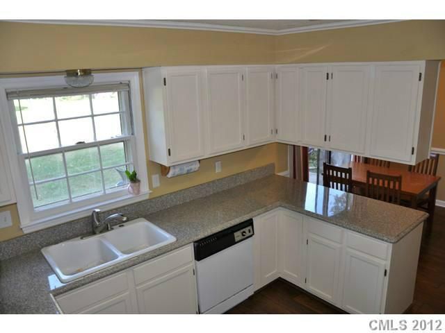 8843 Gamesford Dr, Charlotte, NC 28277