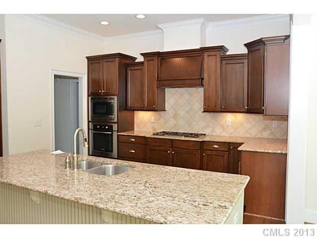 1008 Periwinkle Ln, Fort Mill, SC 29708