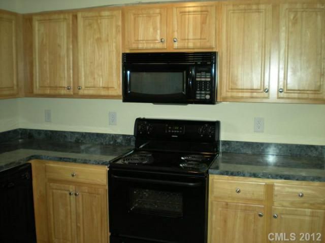 1013 Valley Ridge Rd, Charlotte, NC 28214
