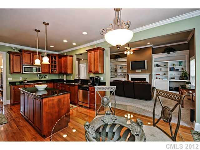 13323 Pierre Reverdy Dr, Davidson, NC 28036