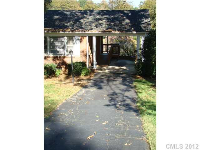 404 Little St, Lincolnton, NC 28092
