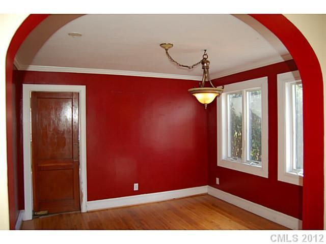 5510 Oak Dr, Charlotte, NC 28216