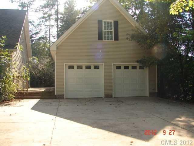 240 Stillwater Rd, Troutman, NC 28166