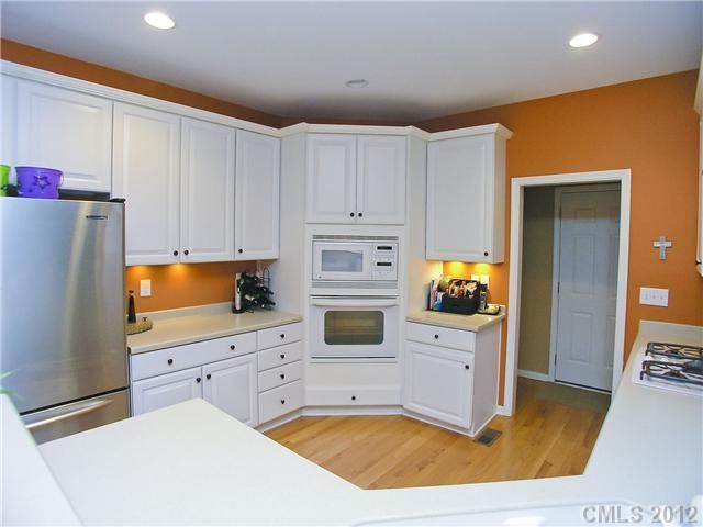 2802 Olympus Dr, Charlotte, NC 28214
