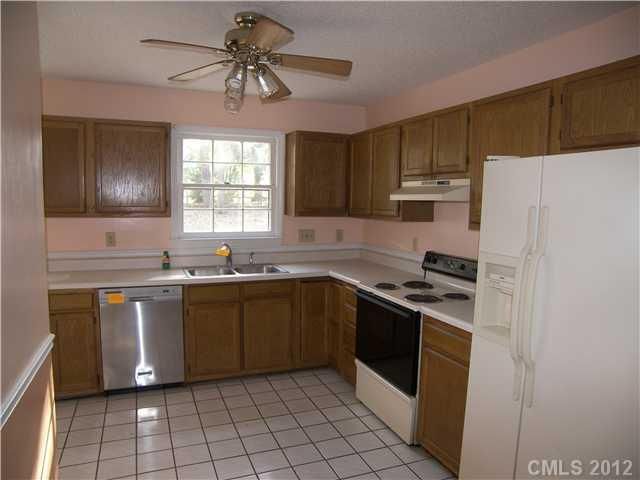 2334 Torrington Ln, Charlotte, NC 28262