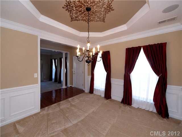 13704 Sunrise View Dr, Charlotte, NC 28278
