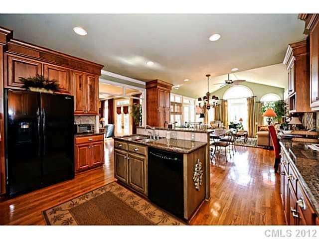 2145 Glade Hill Rd, Charlotte, NC 28270
