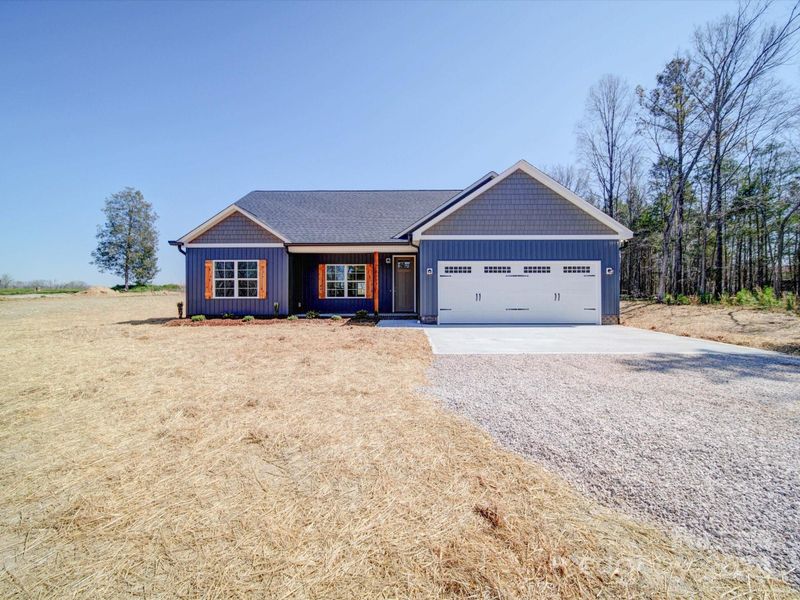 7653 Tuckaseegee Rd, Kannapolis, NC 28081