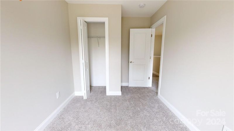 1629 Oak Leaf Dr NW, Hickory, NC 28601