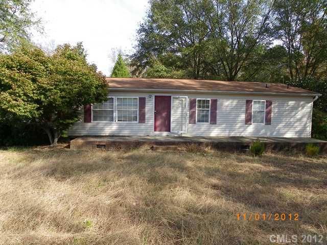 1963 Chestnut Ln, Edgemoor, SC 29712