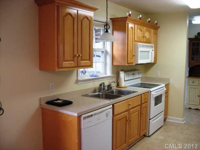 2474 Robert H Kirk Rd, Lancaster, SC 29720