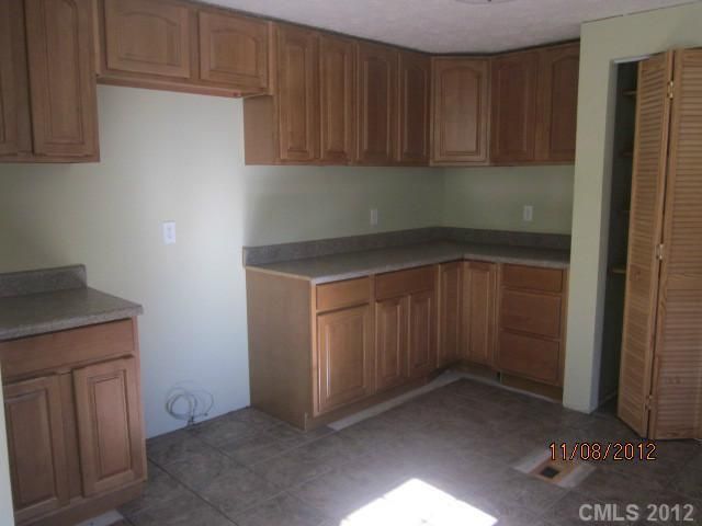 3031 Valley Acres Dr, Midland, NC 28107