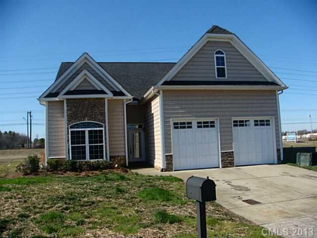 326 Pulaski Dr, Concord, NC 28027