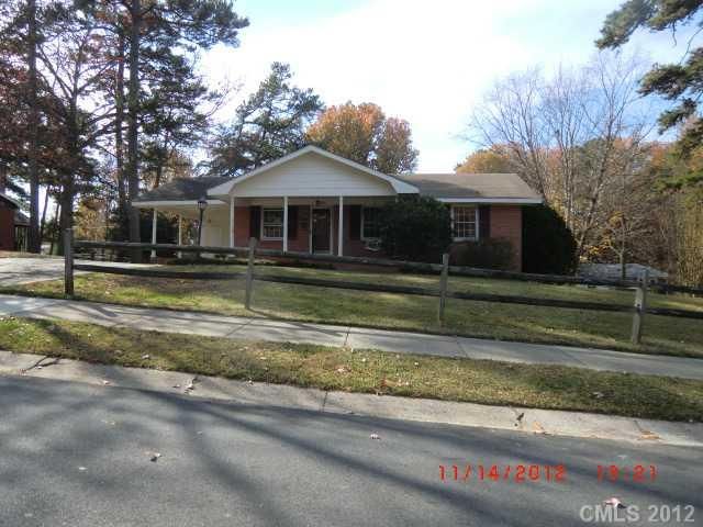 3900 Abbeydale Rd, Charlotte, NC 28205