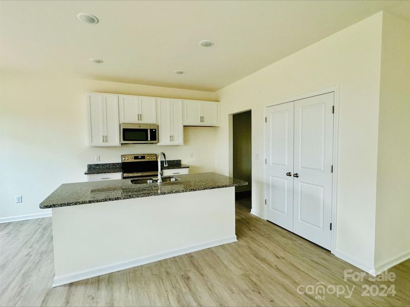 246 6th Avenue Dr SW, Conover, NC 28613