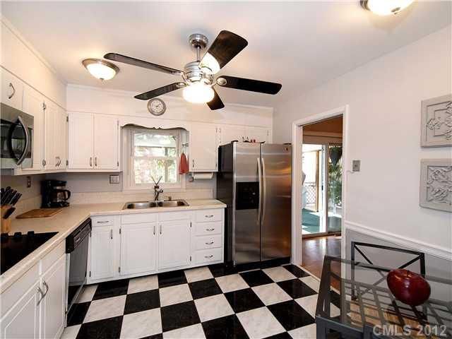 3910 Flowerfield Dr, Charlotte, NC 28210