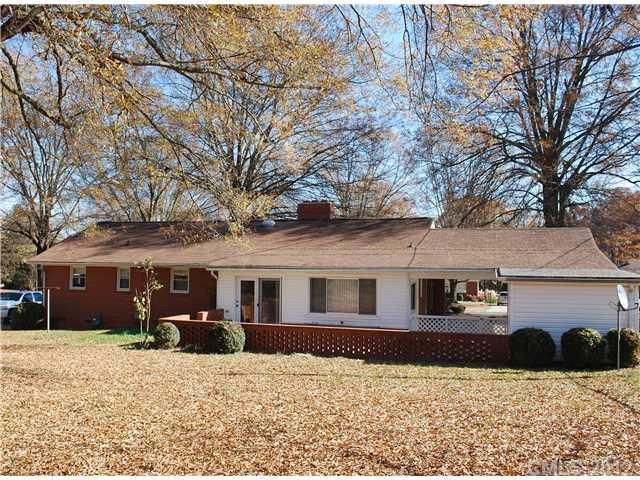 104 Tanglewood Dr, Kannapolis, NC 28081