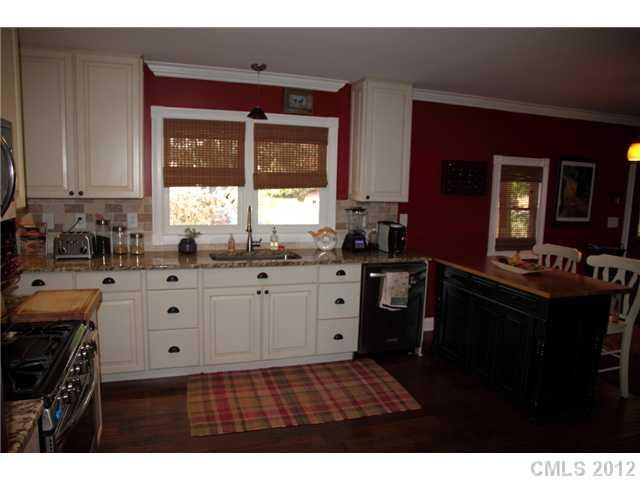 3147 Windsor Dr, Charlotte, NC 28209