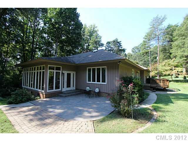 10241 Woodview Cir, Charlotte, NC 28277
