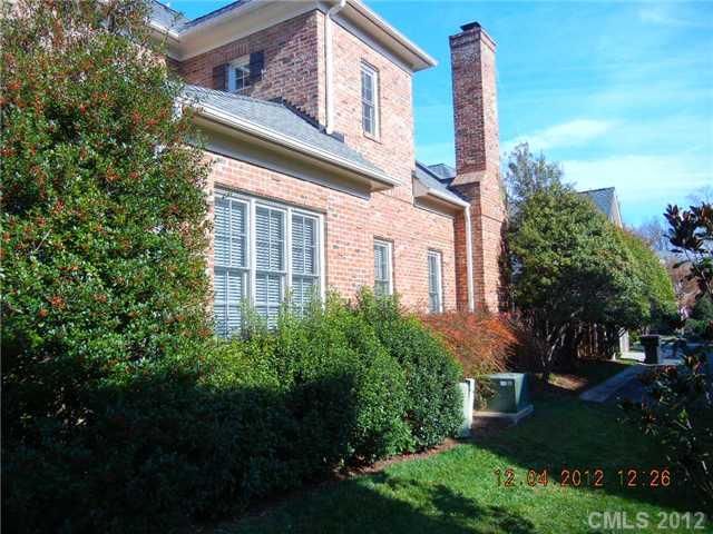 222 Crownsgate Ct #27j, Charlotte, NC 28207