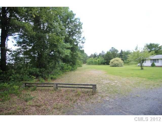 1006 Vickie Ln, Matthews, NC 28104