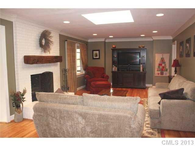 875 NW 20th Avenue Dr, Hickory, NC 28601