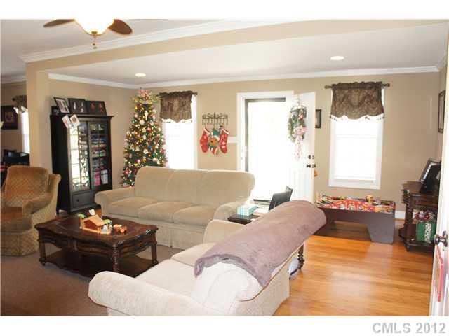 171 Eighth Ave, Cramerton, NC 28032