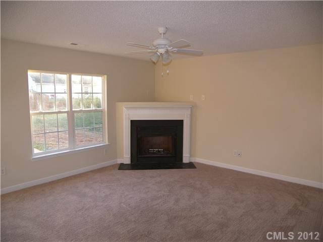 7702 Shiny Meadow Ln, Charlotte, NC 28215