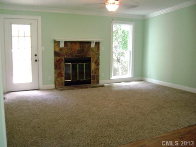 7806 Heatherdale Ct, Charlotte, NC 28212