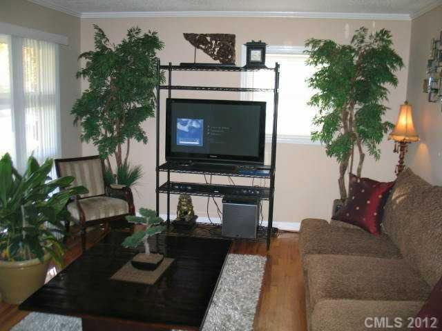 107 Maple Dr, Mount Holly, NC 28120