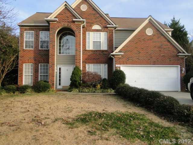 8846 Fieldcroft Dr, Charlotte, NC 28277