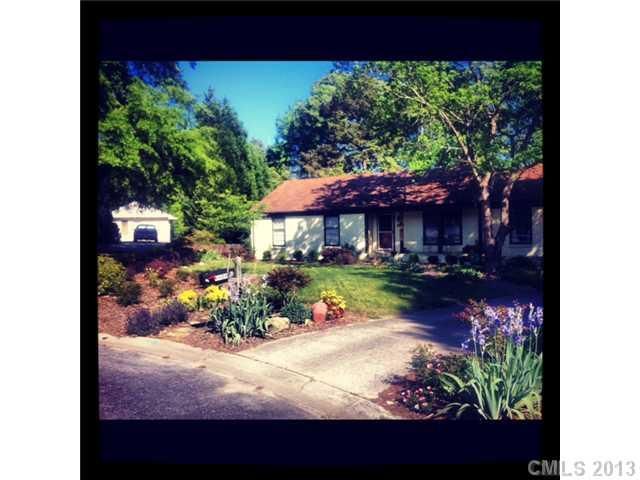 6909 Holly Ct, Matthews, NC 28104