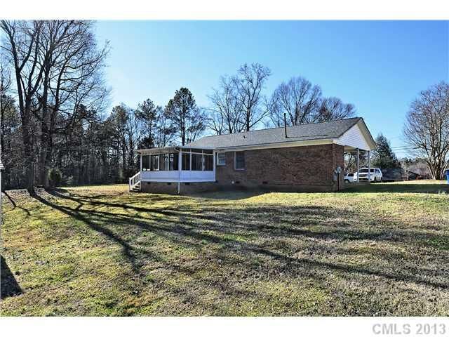 215 Tuckaseegee Rd, Mount Holly, NC 28120