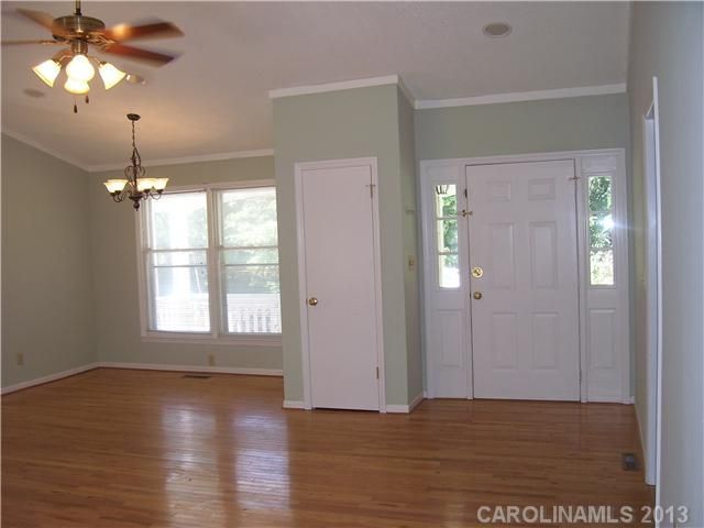 118 Hillcrest Ave, Clover, SC 29710