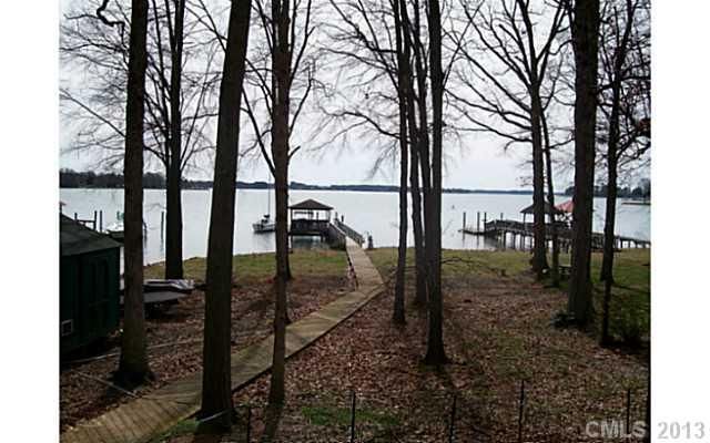 144 Surfside Ln, Mooresville, NC 28117