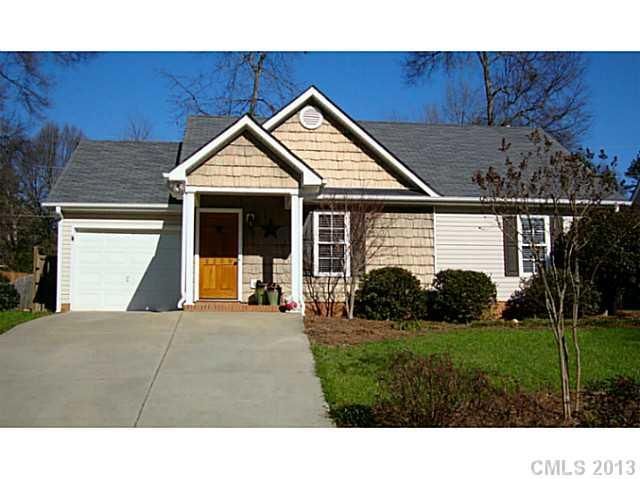 2209 Old Chantilly Ct, Charlotte, NC 28205