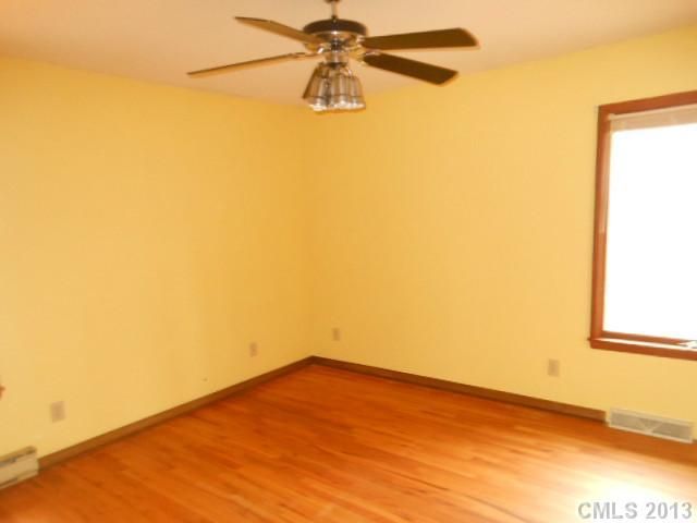1010 Kiser Dairy Rd, Dallas, NC 28034