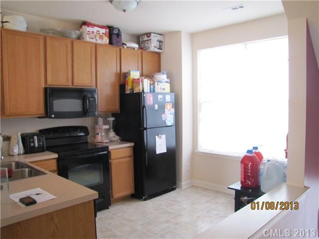 2758 Avalon Loop Rd #8, Charlotte, NC 28269