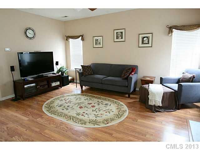 1392 Whitman Dr, Concord, NC 28027