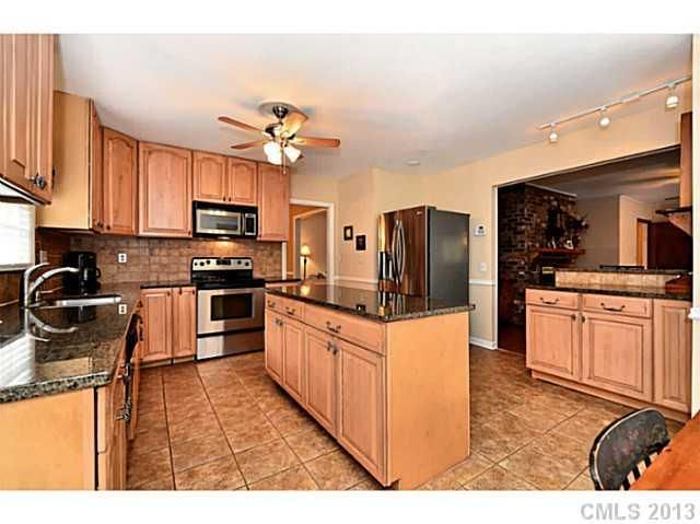 2367 Carmel Rd, Charlotte, NC 28226