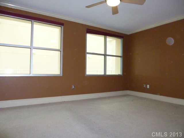 127 N Tryon St #607, Charlotte, NC 28202