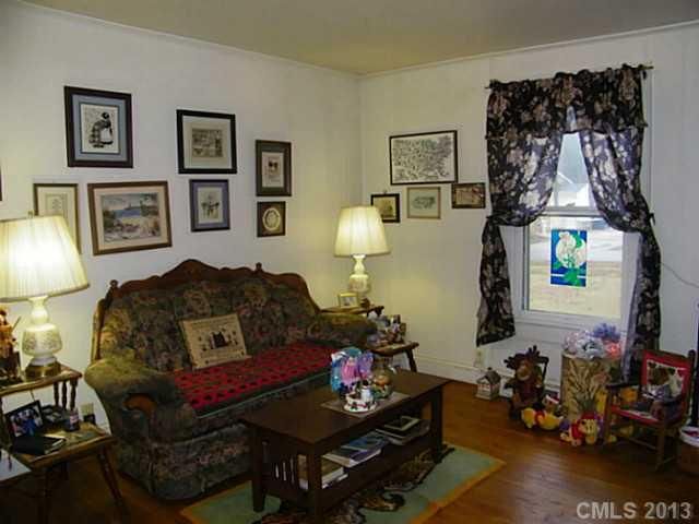 401 Henry St, Belmont, NC 28012